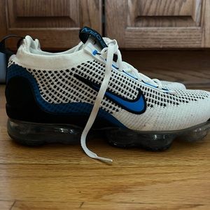 Nike flynit vapor max size 9.